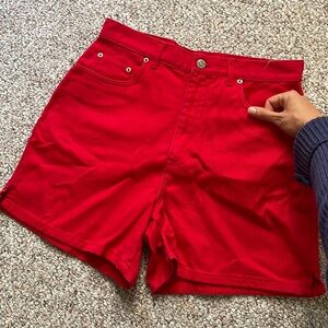 Vintage highwaisted denim shorts